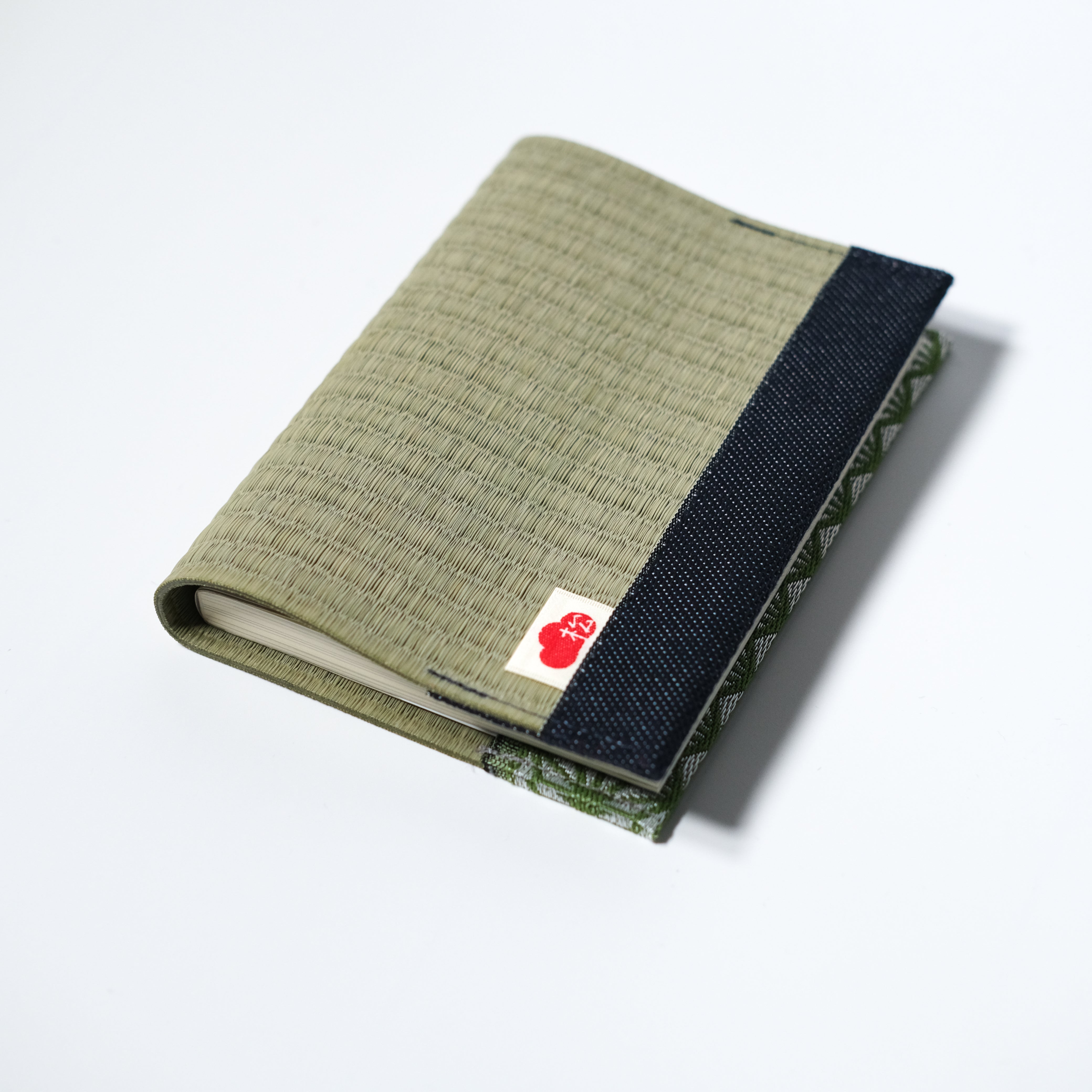 IGUSA BOOK COVER(White)