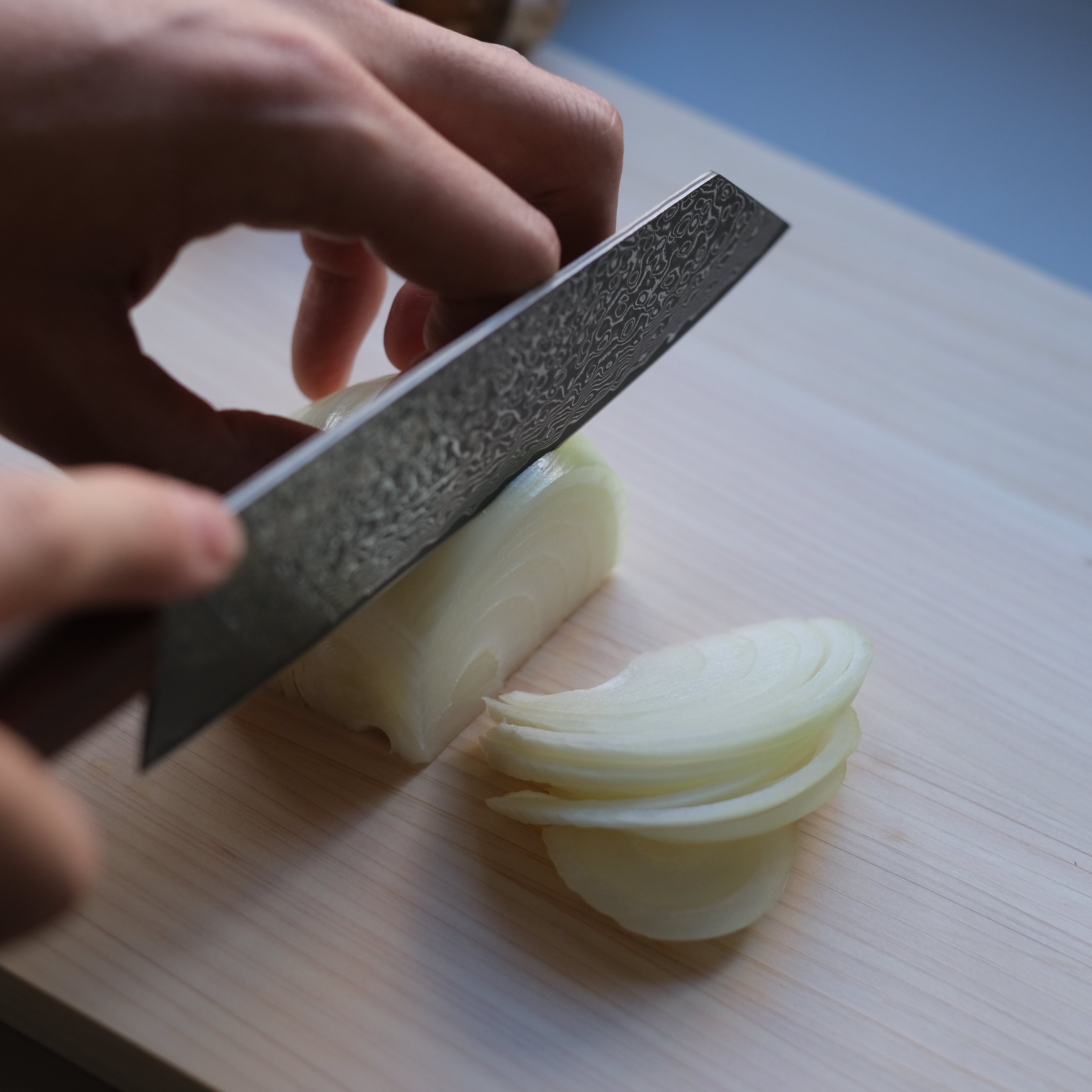 Seki Sanbonsugi VG10 Santoku Knife – Ebony Handle