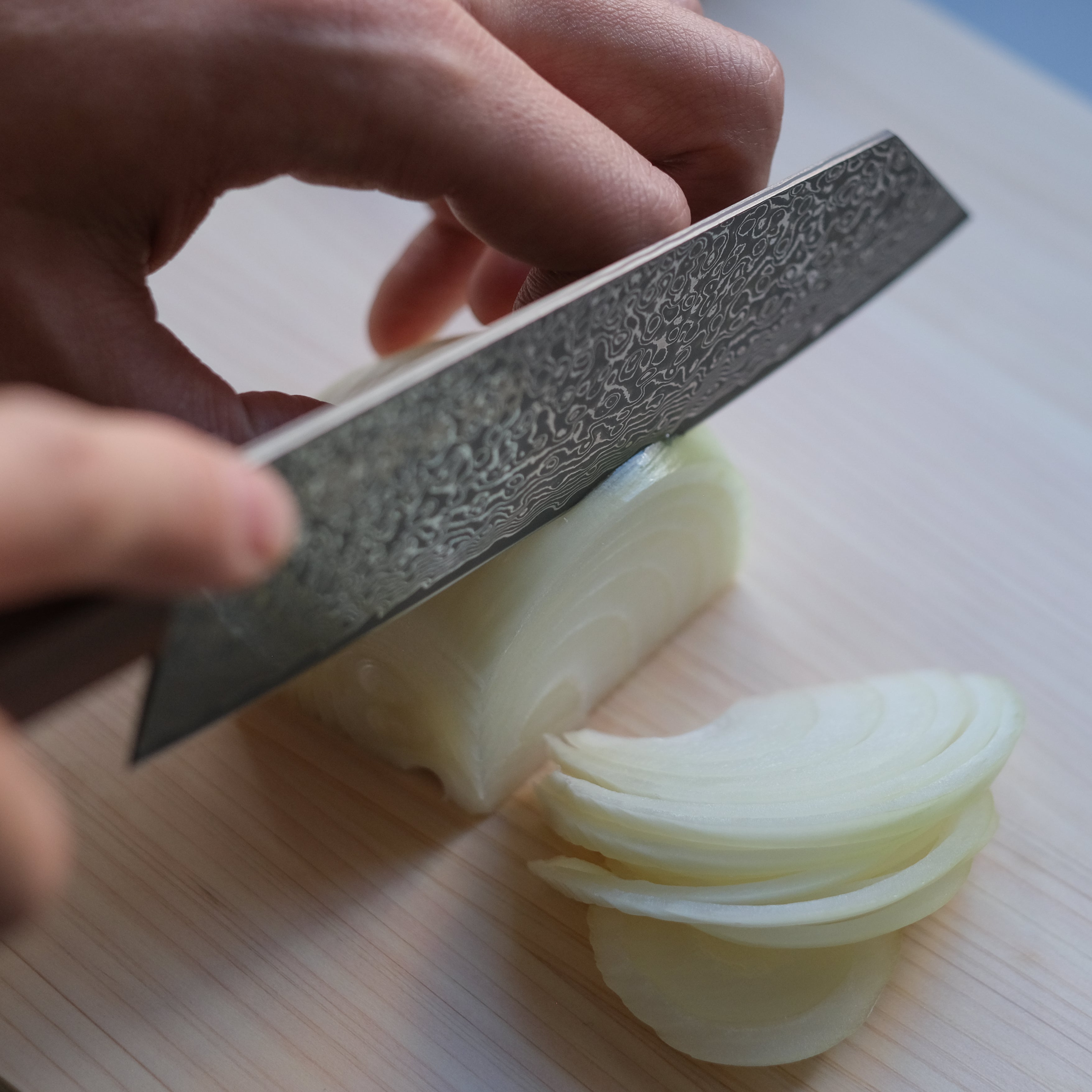 Seki Sanbonsugi VG10 Santoku Knife – Ebony Handle