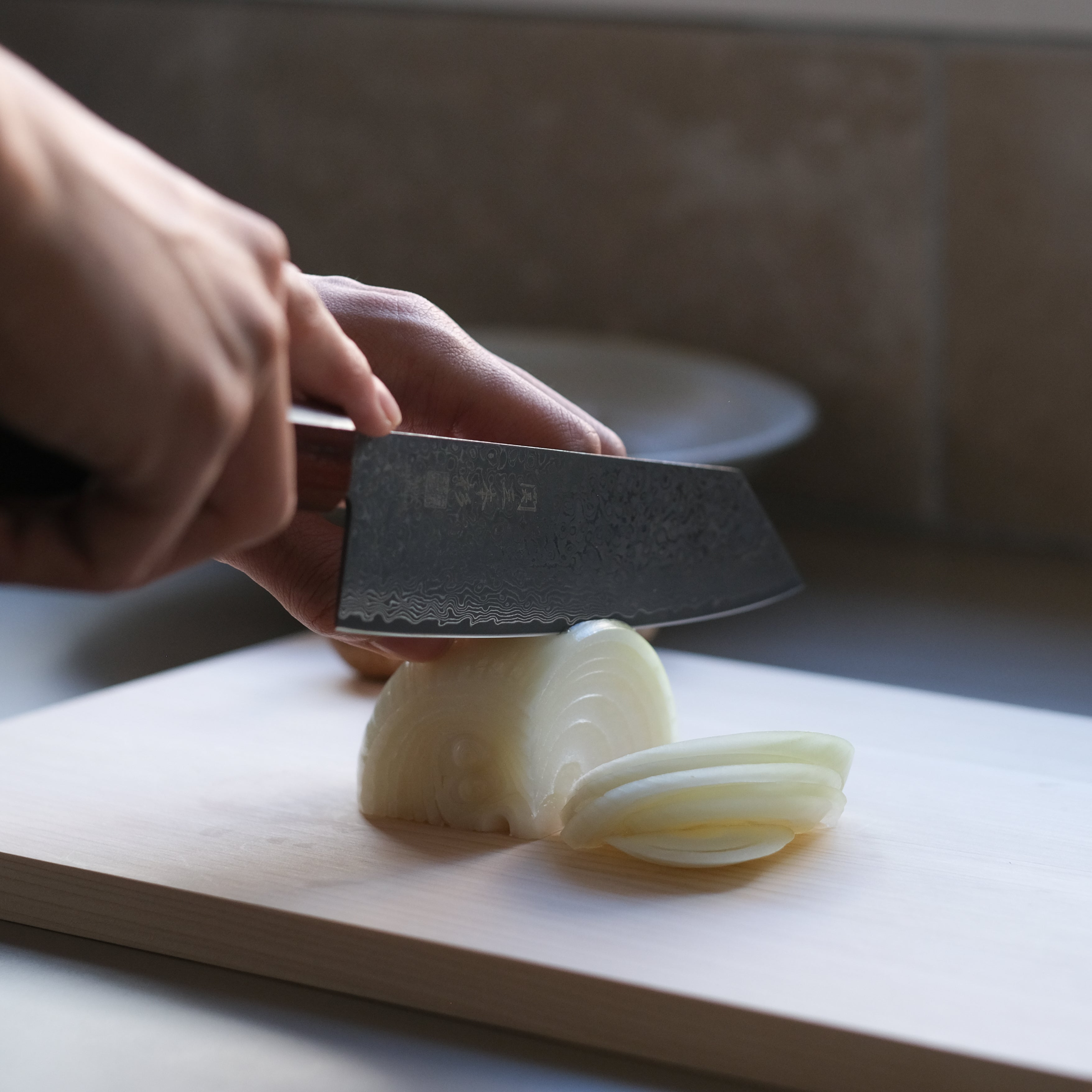 Seki Sanbonsugi VG10 Santoku Knife – Ebony Handle