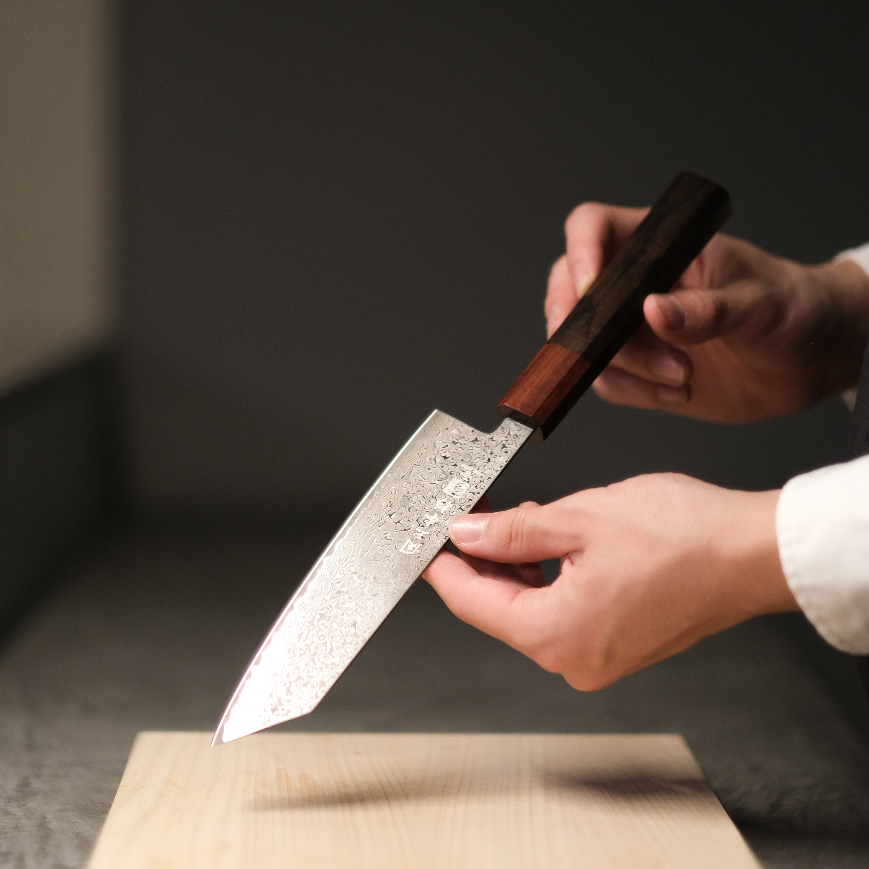 Seki Sanbonsugi VG10 Santoku Knife – Ebony Handle