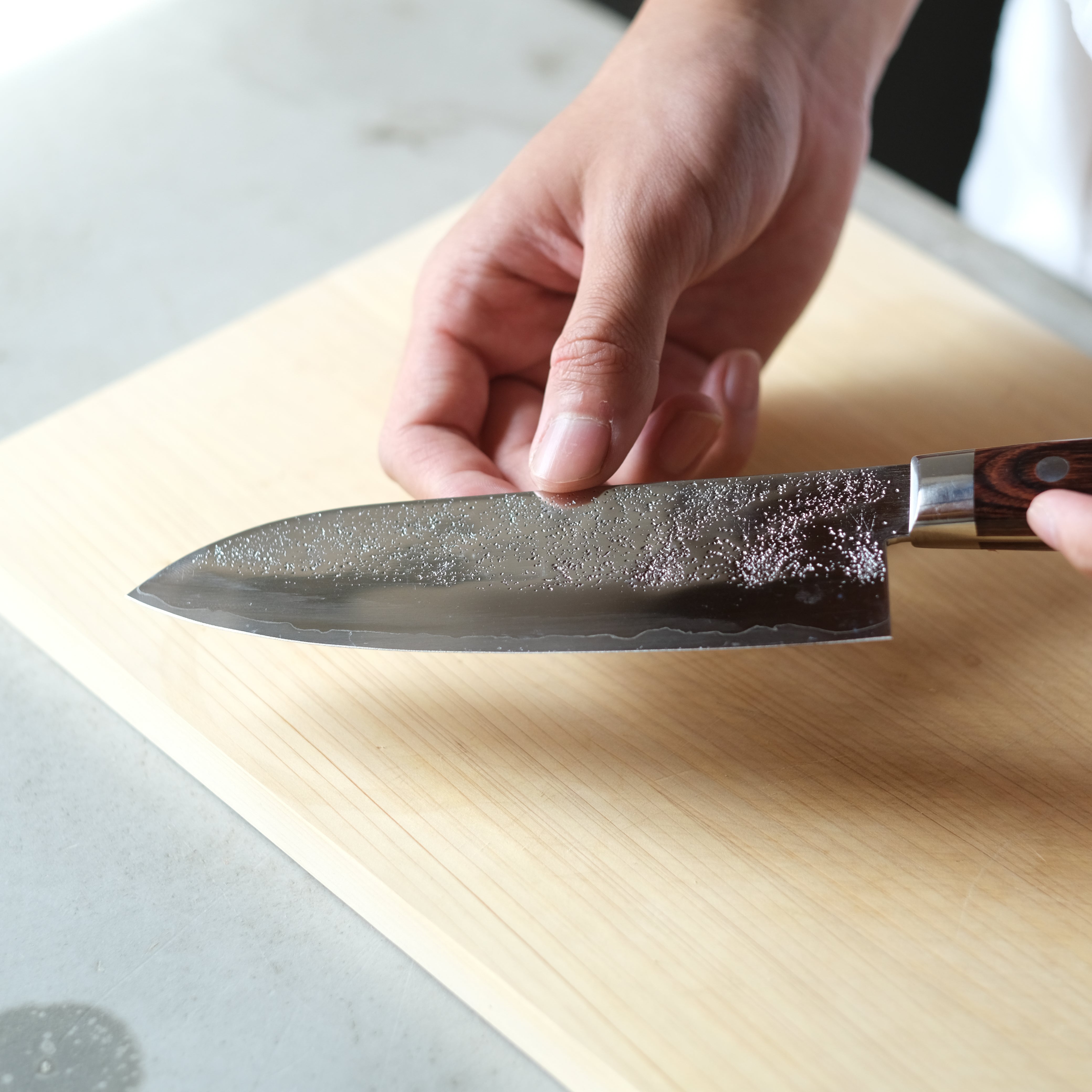Nōshū Masamune Warikomi Steel Santoku Knife – Nashiji 8A (Brown Handle)