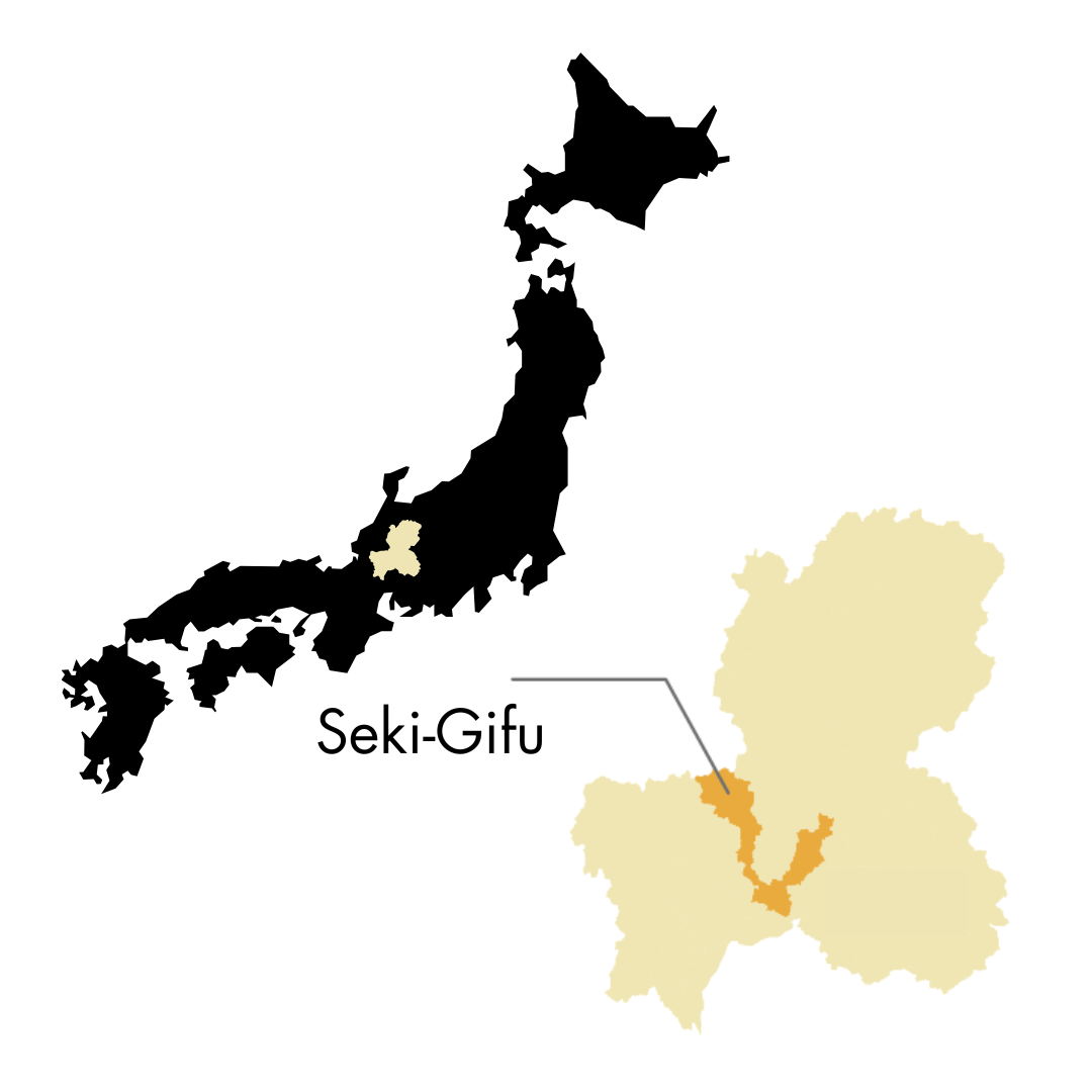 Seki Sanbonsugi VG10 Santoku Knife – Ebony Handle