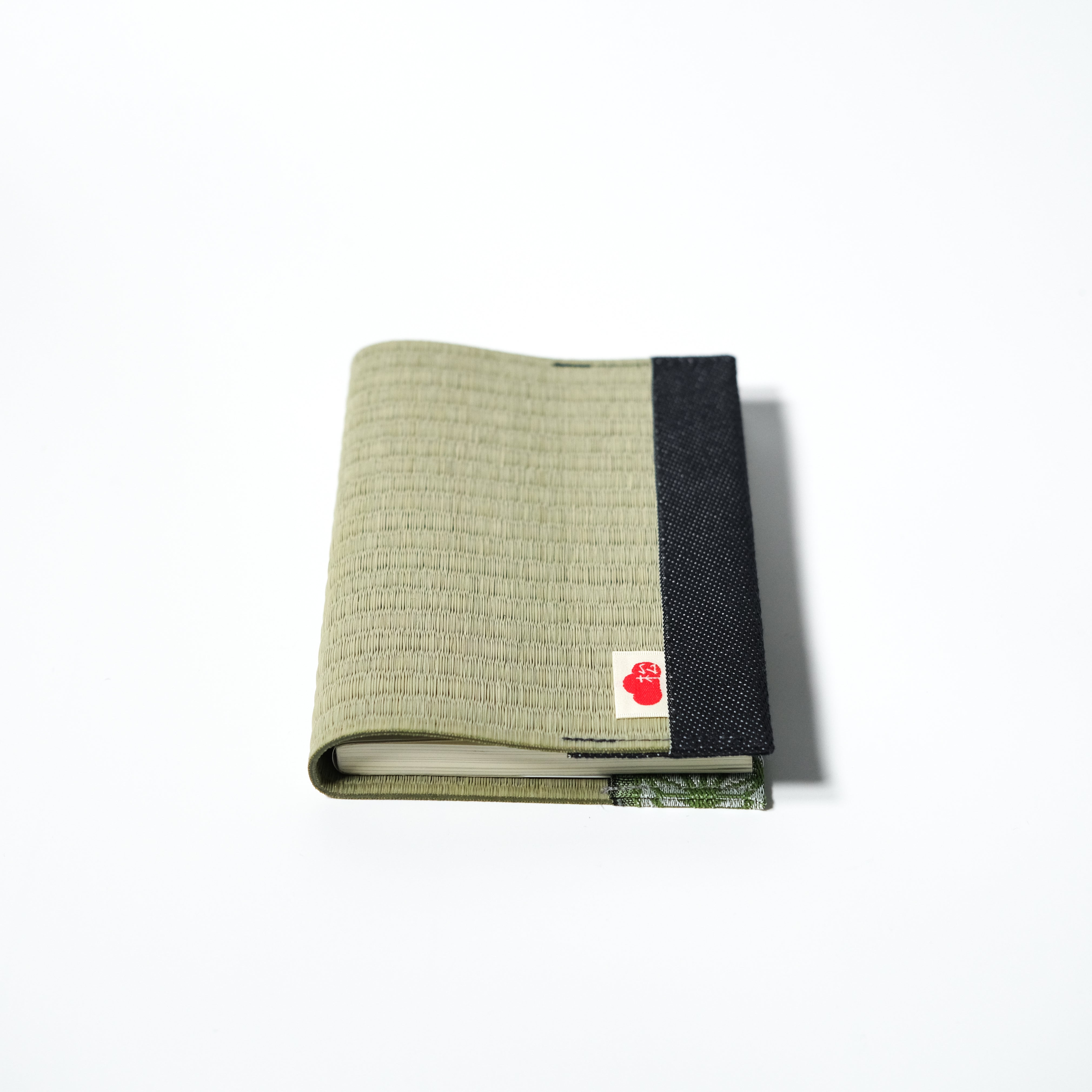 IGUSA BOOK COVER(White)