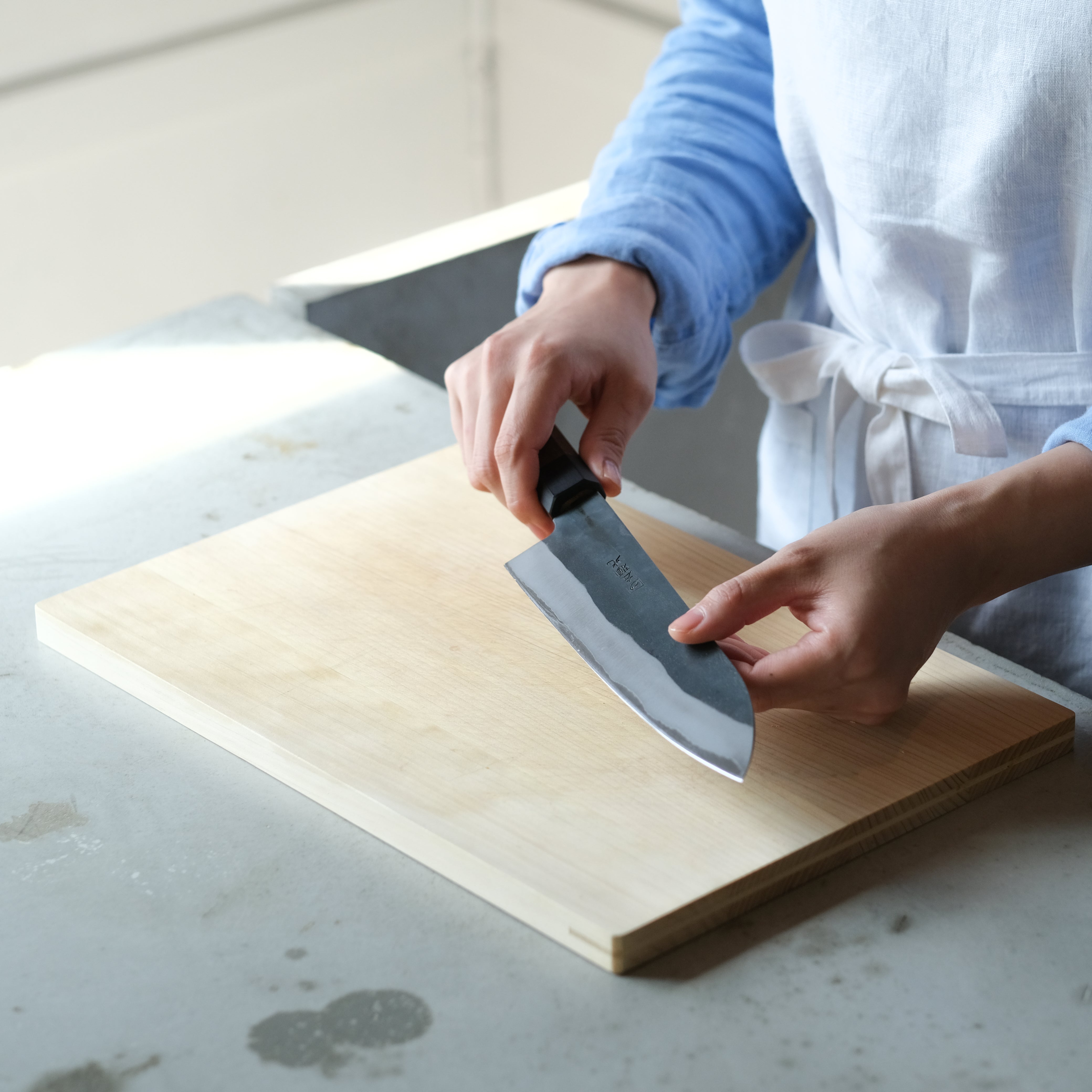 Hidariyorimitsu Aogami #1 Black Gyuto Knife – 210mm (Ironwood Handle)